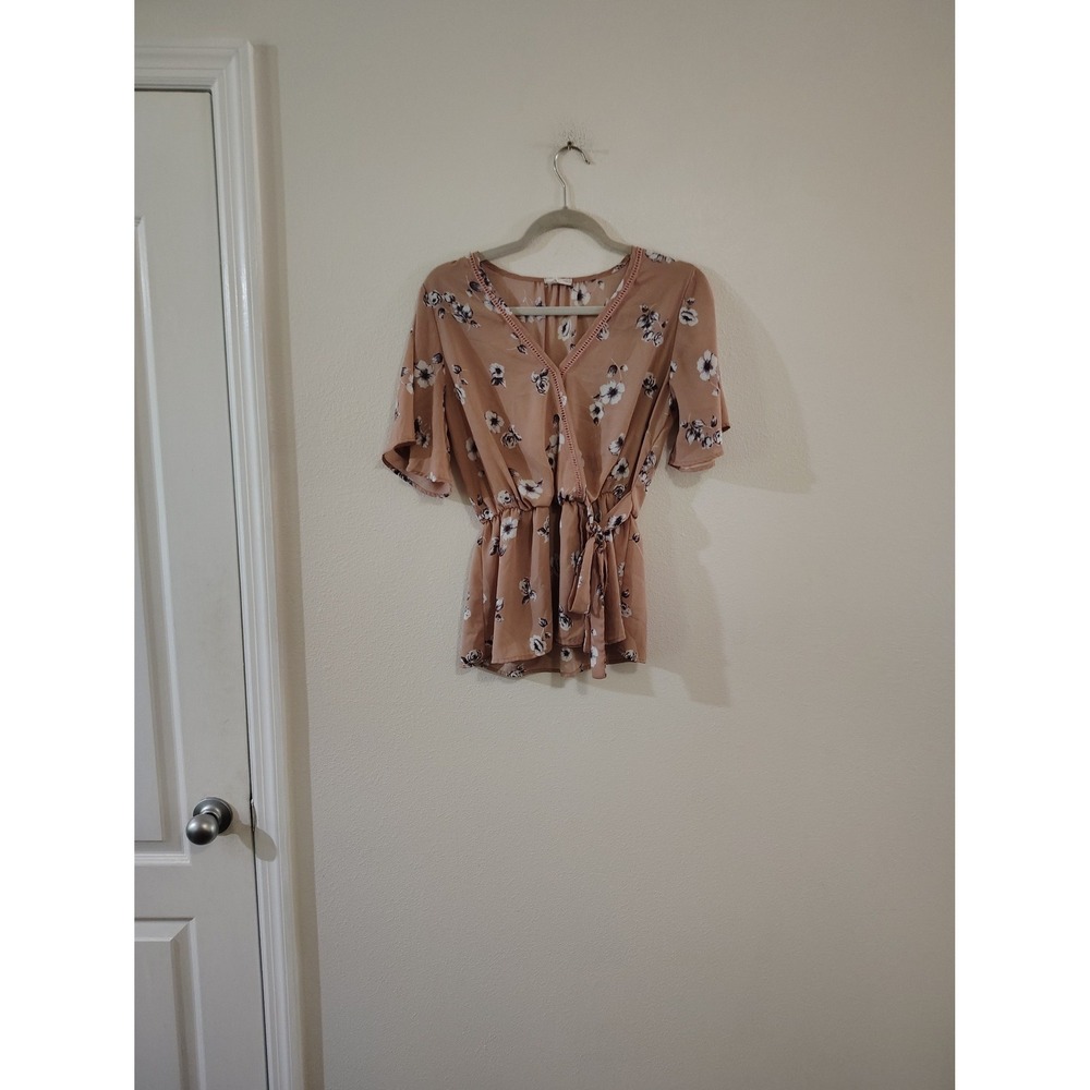 Sienna Sky Mauve Floral Faux Wrap Blouse Short Flutter Sleeve V-Neck Top Medium